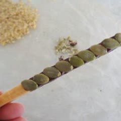 Cách Làm Bánh Gậy Phủ Chocolate Đơn Giản Cho Bé
