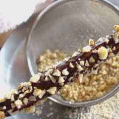 Cách Làm Bánh Gậy Phủ Chocolate Đơn Giản Cho Bé