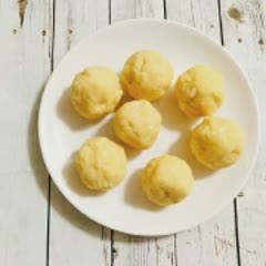 Cách làm Bánh Giầy Nhân Đậu Xanh bằng bột nếp cực đơn giản