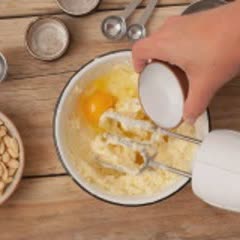 Cách làm Bánh Hạnh Nhân Kiểu Trung Quốc thơm giòn 