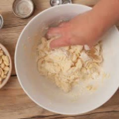 Cách làm Bánh Hạnh Nhân Kiểu Trung Quốc thơm giòn 