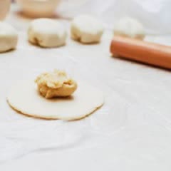 Cách làm bánh hạt sen bơ