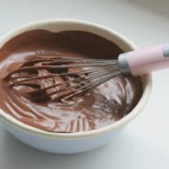Cách làm bánh kem chocolate chi tiết