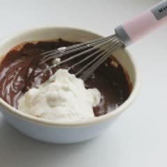 Cách làm bánh kem chocolate chi tiết