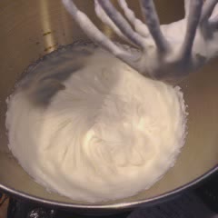 Cách làm bánh kem dưa hấu ngọt mát