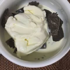 Cách làm bánh kem khúc cây cho Giáng sinh