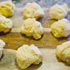 Cách Làm Bánh Khoai Lang Nướng Giòn Ngon Như Tiệm