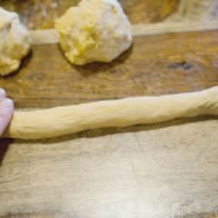 Cách Làm Bánh Khoai Lang Nướng Giòn Ngon Như Tiệm