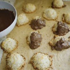 Cách Làm Bánh Macaroons Dừa Ngon Ngọt Chuẩn Vị