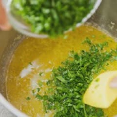 Cách làm Bánh Mì Bơ Tỏi Tròn giòn thơm cho bữa sáng