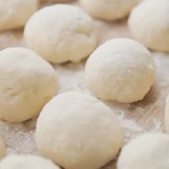 Cách làm Bánh Mì Bơ Tỏi Tròn giòn thơm cho bữa sáng