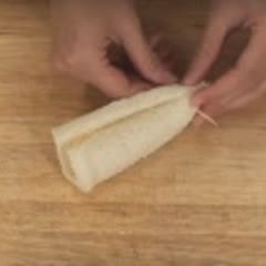 Cách làm bánh mì chuối cuộn phô mai