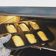 Cách làm bánh mì chuối nướng thơm ngon