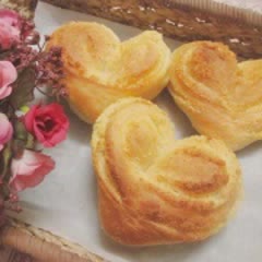Cách Làm Bánh Mì Dừa Hình Trái Tim Cực Thơm Ngon