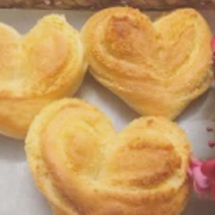 Cách Làm Bánh Mì Dừa Hình Trái Tim Cực Thơm Ngon