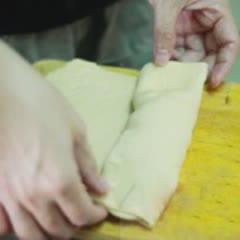 Cách Làm Bánh Mì Nhân Táo Thơm Ngon Không Cưỡng
