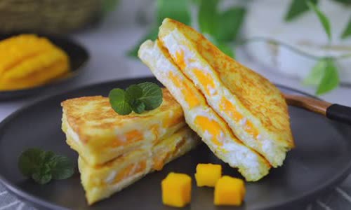 Cách làm Bánh Mì Sandwich Chiên Trứng kẹp xoài và sữa chua