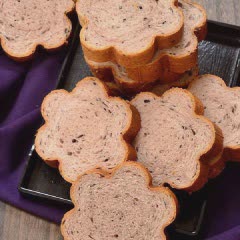 Cách Làm Bánh Mì Sữa Nếp Cẩm Hình Hoa Mai Đơn Giản