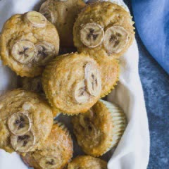 Cách làm Bánh Muffin Chuối Dừa Hạt Macca thơm ngon