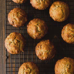 Cách làm bánh muffin chuối hạt óc chó mềm xốp bổ dưỡng 