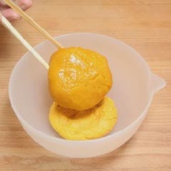 Cách làm bánh nếp bí đỏ dừa nạo