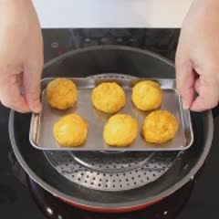 Cách làm bánh nếp bí đỏ dừa nạo