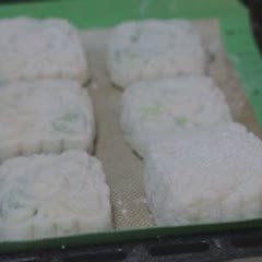 Cách làm bánh nhân cốm dừa
