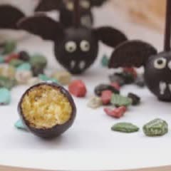 Cách làm bánh nướng hình dơi hút máu