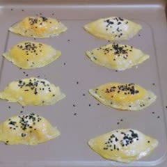 Cách làm Bánh Nướng Nhân Xoài từ vỏ bánh tart trứng