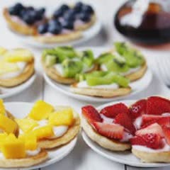 Cách làm bánh Pancake trái cây cầu vồng