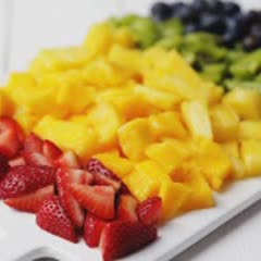 Cách làm bánh Pancake trái cây cầu vồng