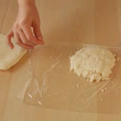 Cách Làm Bánh Phô Mai Cuộn Giòn Tan Ăn Vặt Cực Đã