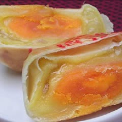 Cách làm Bánh Pía Sầu Riêng trứng muối, ngon như ngoài tiệm