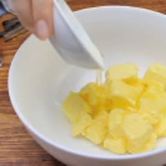 Cách làm Bánh Quy Bơ Nho Khô thơm lừng và giòn tan