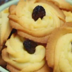 Cách làm Bánh Quy Bơ Nho Khô thơm lừng và giòn tan