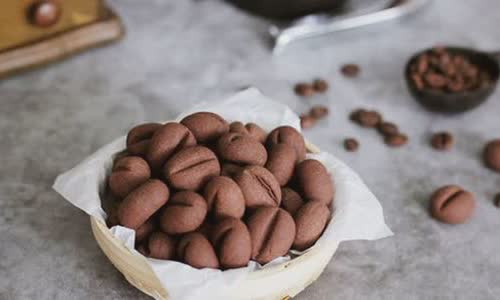 Cách làm Bánh Quy Cà Phê bơ trứng giòn tan cho bé tại nhà