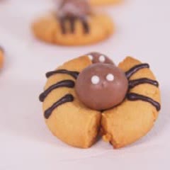 Cách làm bánh quy con nhện cho Halloween