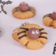 Cách làm bánh quy con nhện cho Halloween