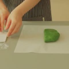 Cách làm bánh quy hình cây thông