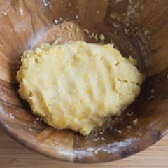Cách làm Bánh Quy Hình Hoa Nhân Mứt xốp giòn thơm ngon 