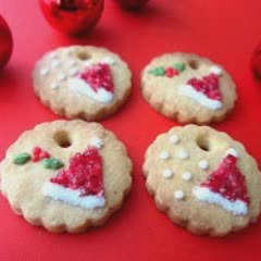 Cách Làm Bánh Quy Hình Mũ Noel Giòn Tan, Hấp Dẫn