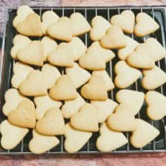 Cách làm bánh quy hình trái tim giòn tan
