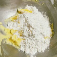 Cách làm bánh quy hình trái tim giòn tan