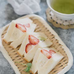 Cách làm Bánh Sandwich Kẹp Kem Trái Cây tươi đẹp mắt