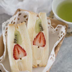 Cách làm Bánh Sandwich Kẹp Kem Trái Cây tươi đẹp mắt