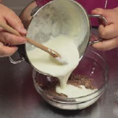 Cách làm bánh tart chocolate hạt dẻ cười