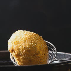 Cách làm Bánh tiêu chiên mè