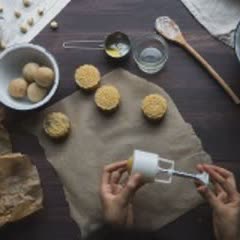 Cách làm Bánh trung thu nhân hạt sen nướng