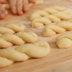 Cách làm bánh vặn thừng