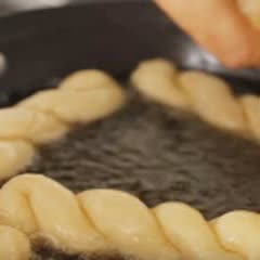 Cách làm bánh vặn thừng